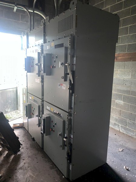 4,000 TON LAKE ERIE DOUBLE ACTION HYDRAULIC PRESS: STOCK #13320
