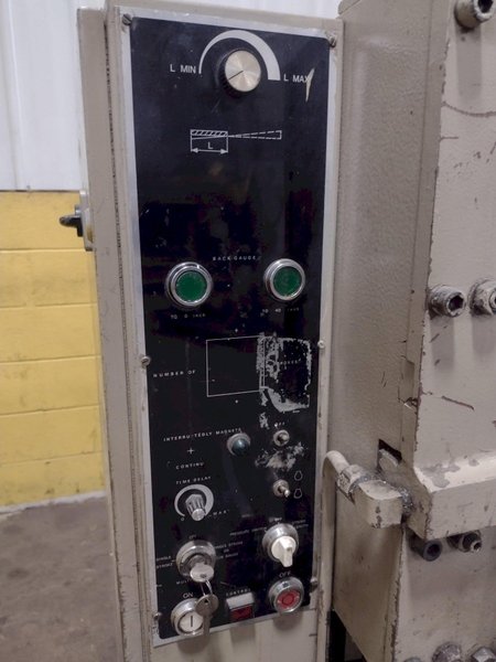 10' X 10 GA CHICAGO MODEL #UA10-135 HYDRAULIC SHEAR: STOCK #17508