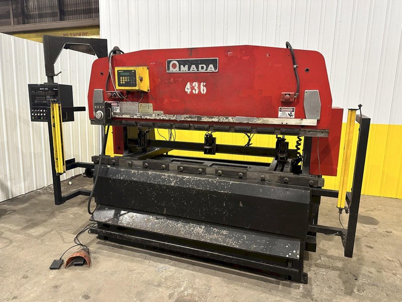 80 TON x 8' AMADA MODEL #RG-80 HYDRAULIC PRESS BRAKE NC9-EX CONTROL: STOCK #19753