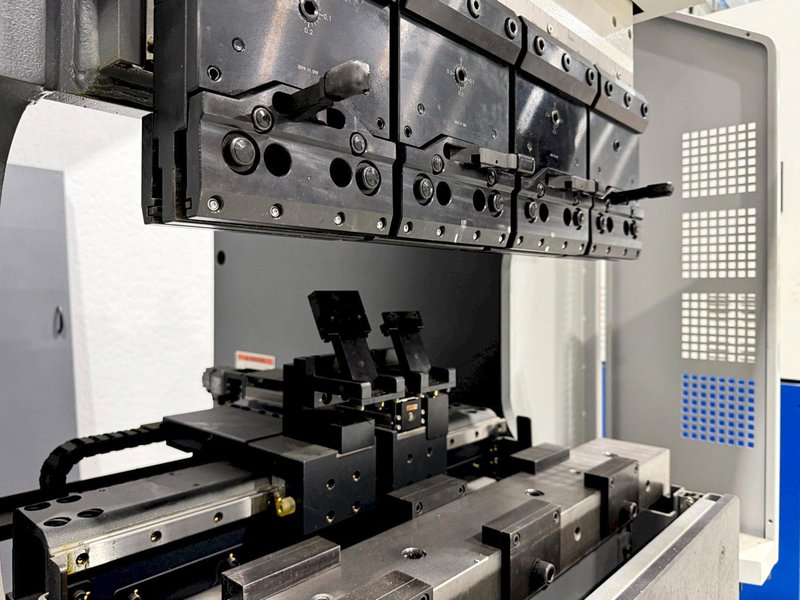 Mitsubishi Diamond BB306 30 Ton 5-Axis Electric Press Brake