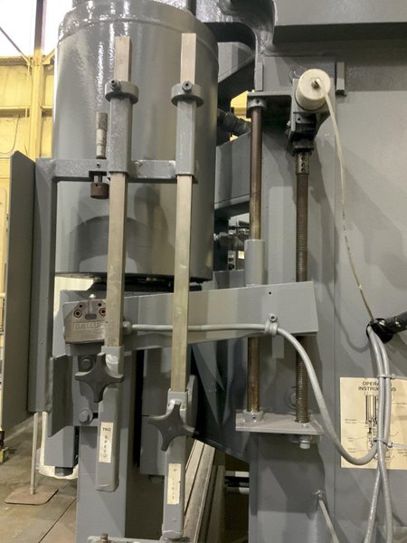 240 TON X 10' BETENBENDER HYDRAULIC PRESS BRAKE: STOCK #80836