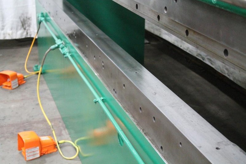 100 Ton x 12' Wysong Hydraulic Press Brake, No Back Gauge