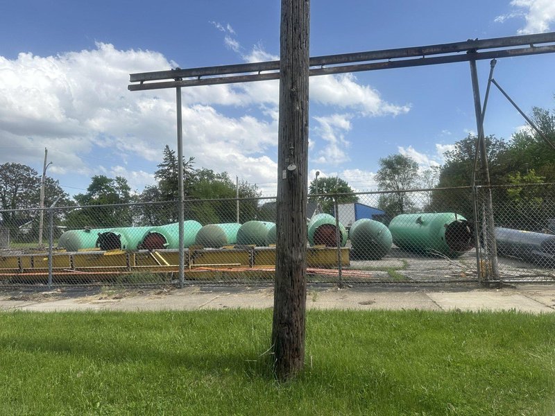 WOOD INDUSTRIAL VERTICAL AIR STORAGE TANK: STOCK #23045
