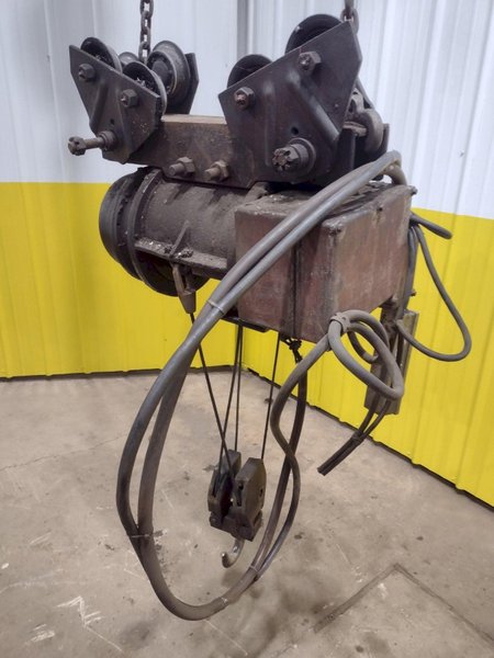 2 TON 4,000 LBS BOBCAT POWER CABLE HOIST WITH TROLLEY: STOCK #18938