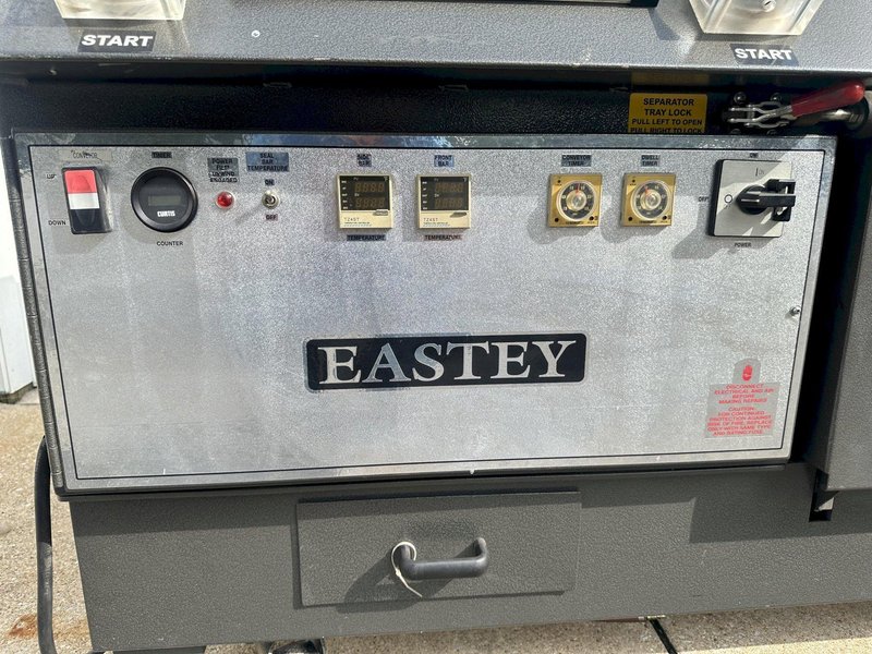 COMPLETE SHRINK PACKAGING SYSTEM Eastey EP2028TK L-Bar and Shanklin T-6XL Heat Shrink Tunnel