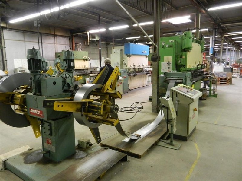 Dimeco decoil./ straight/ feeder - LVD punchpress