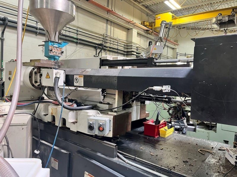500 Ton 72 oz Shot Size Cincinnati Milacron NT550-80 Powerline Electric Injection Molding Machine, 2001 – Air Blow, Hydraulic Knockout, Robot Interface, Coining