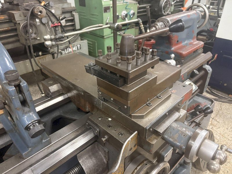 18" x 40" TAKISAWA Model TAL-460 Geared Head Engine Lathe
