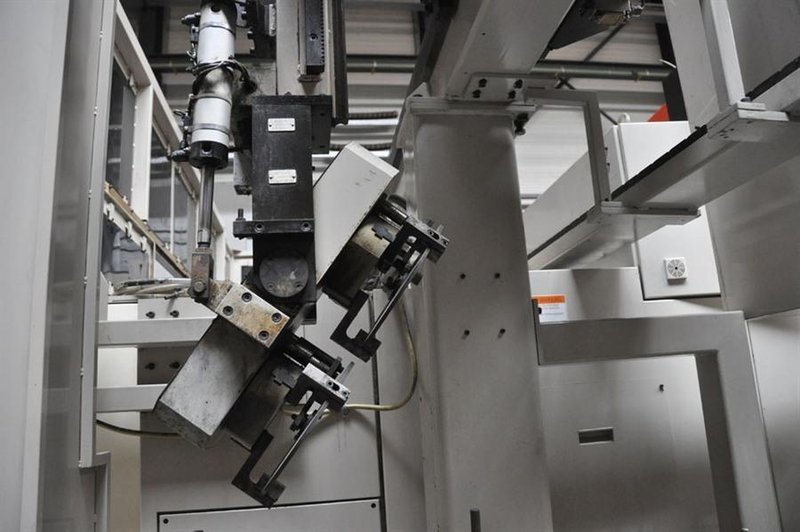 Okuma 2SP-30H - Twin Spindle CNC + gantry robot