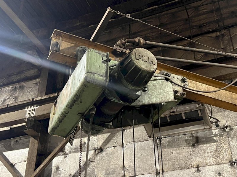 3000 LBS (1.5 TON) P&amp;H MOTORIZED POWER CABLE HOIST: STOCK 18433