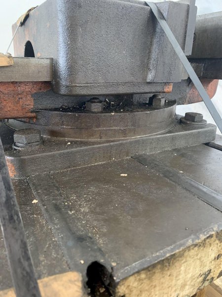 16" SWIVELING HEAVY DUTY MACHINE VISE.  STOCK  # 0996124