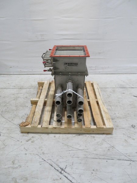 Resin Distribution Box Equipped with Bunting Magnet, Multi Port Take Offs