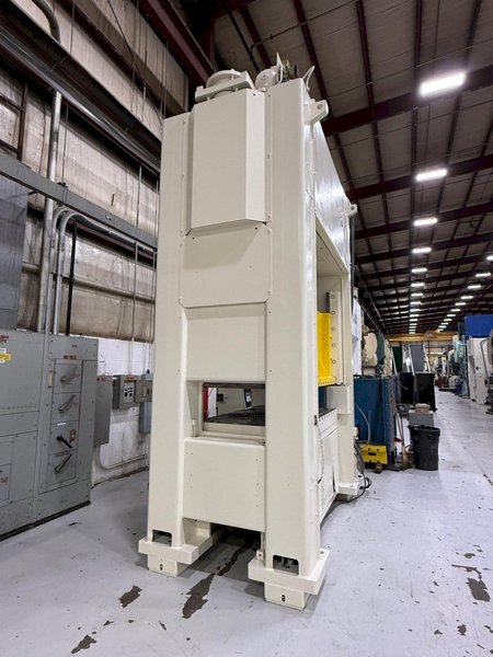 300-ton Clearing Niagara SE2-300-84-48UH Used Straight Side Mechanical Metal Stamping Press For Sale, Reconditioned 2026