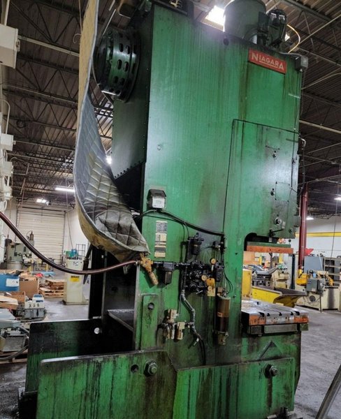 150 TON NIAGARA MODEL #E-150 GAP FRAME PRESS, 6" STROKE: STOCK 17175