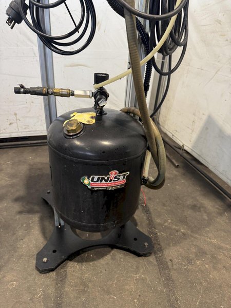 UNIST SPR-2000 LUBRICATION SPRAY ROLLER. STOCK # 0885525