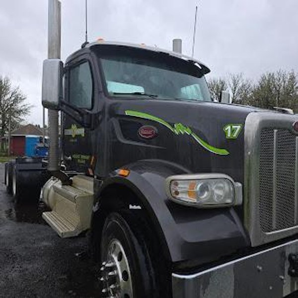 Peterbilt 567 Log Truck, 2018 – PACCAR Engine Heavy Spec Logging Truck, Tandem Axle, Ready to Work