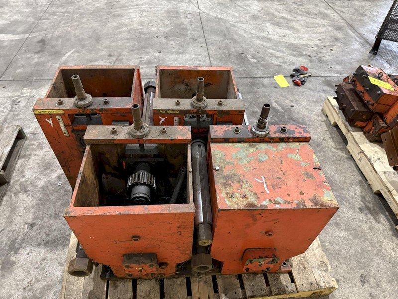 DAHLSTOM MODEL 500 ROLLFORMER HEADS / GEAR BOXES, FOR 2.5" SPINDLES: STOCK #23425