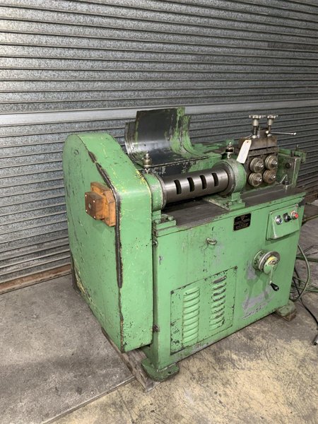 5/16" Shuster 2A4V Wire Straighten &amp; Cut Off Machine