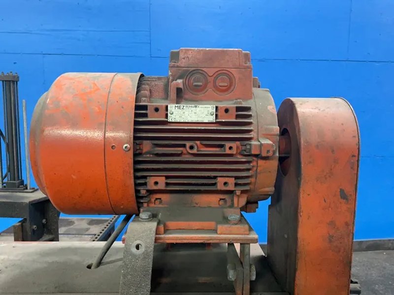Cosen 28” X 18” Horizontal Band Saw - C-650mnc
