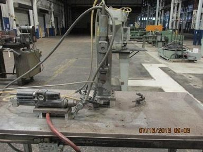 ARO 1/4" AIR DRILL WITH L VENTS