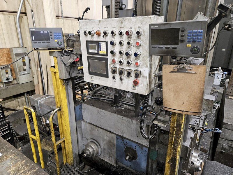 Lucas 642BFT Floor Type Horizontal Boring Mill, 1973 – 4th Axis Rotary Table