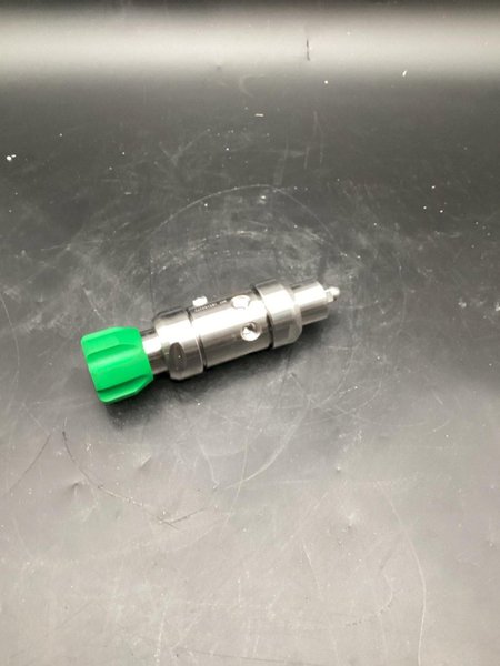 SWAGELOK KCY1ERF412A20000 3600 PSIG Regulator USED