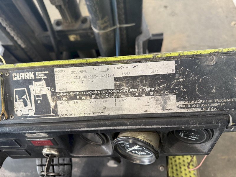 4,200 LB. CLARK GCS25MB FORKLIFT. STOCK # 0237925