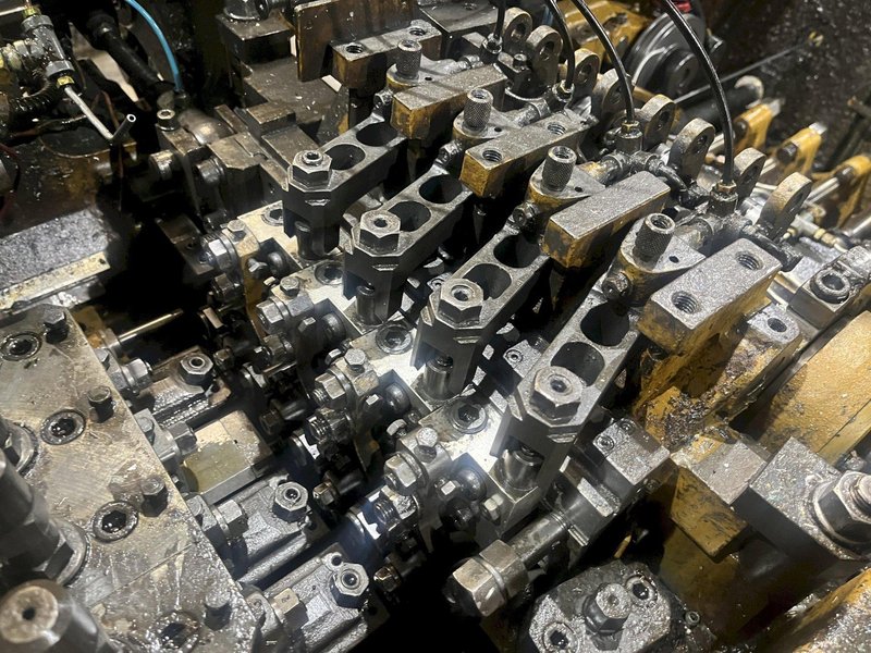 Nakashimada Model TH4-6A Four Die Progressive Header