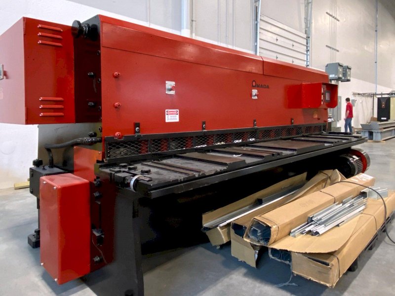 Amada M3060 (1986) Power Squaring Shear