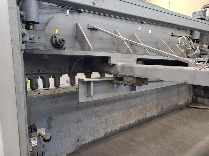 Atlantic 10′ 1/4″ Hydraulic Shear Model HDE 10 1/4