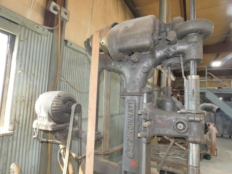 21" CINCINNATI ANTIQUE DRILL PRESS: YOBRO #26448