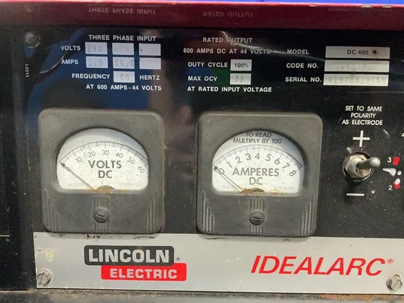 Lincoln Electric 600 Amps Welder - Idealarc Dc-600