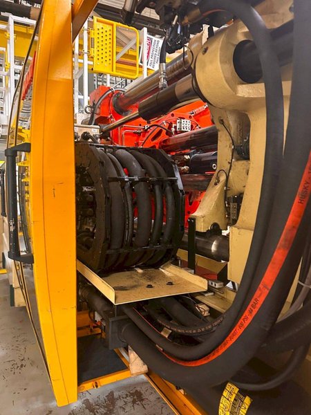300 Ton 59 Oz Shot Husky RS70/60 Injection Molder, 1998