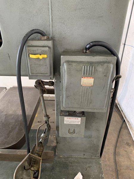 18" GROB NS18 VERTICAL BANDSAW. STOCK # 0683824.