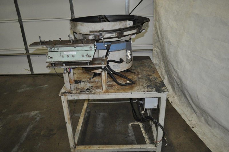 30" Shinko Vibratory Bowl Feeder