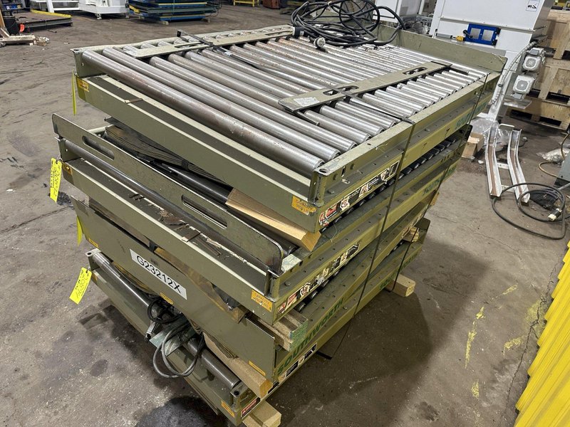 3800 LBS X 60" X 42" SOUTHWORTH HYDRAULIC SCISSOR LIFT TABLE WITH ROLLER CONVEYOR TOP, 110 VOLT: STOCK #20894