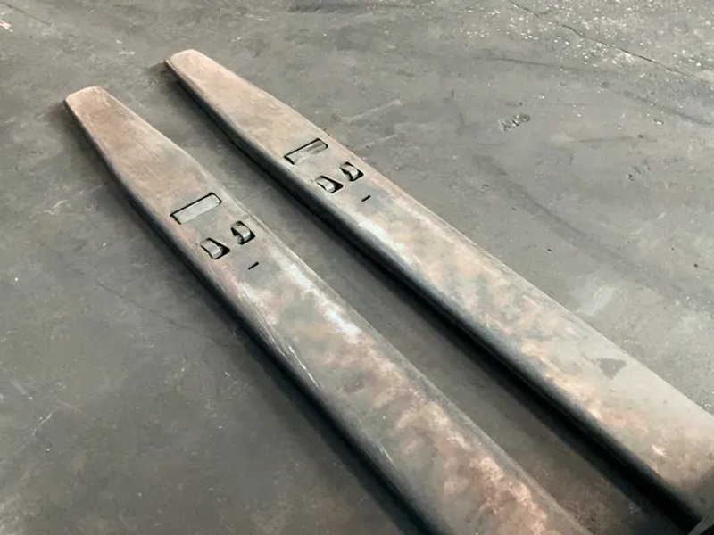Raymond  8000 Lbs  Electric Pallet Jack  - 8410