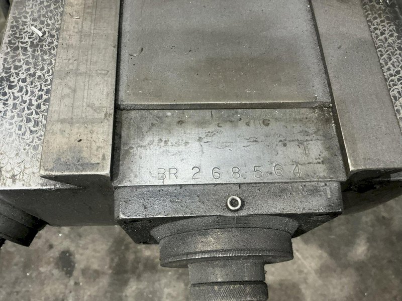 2 HP BRIDGEPORT SERIES I VERTICAL RAM TYPE KNEE MILL: YOBRO #26187
