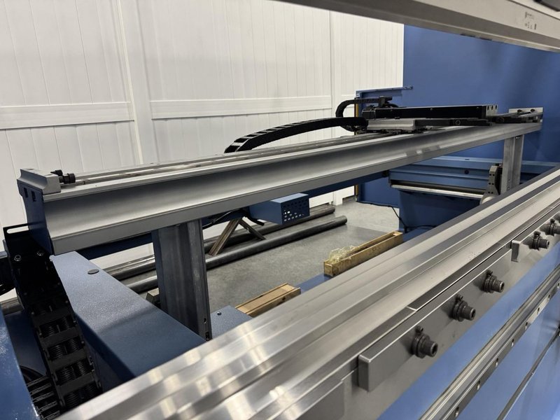 242 Ton x 12′ Otinus PRO PBO-3722-DA66 Hydraulic Press Brake, 2023 – Brand New, Delem DA-66T Control, In Stock, Install &amp; Training Included!