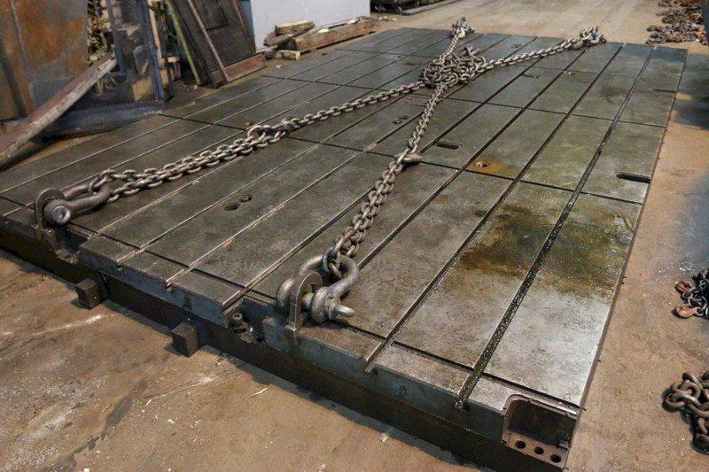 18' X 5'6" X 10" THICK GIDDINGS &amp; LEWIS T-SLOTTED FLOOR PLATE: #67268