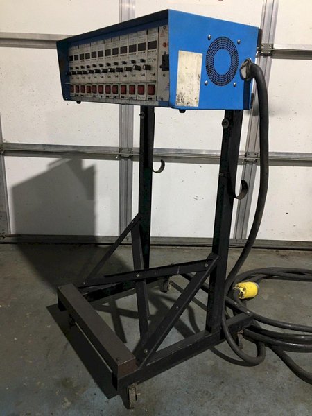 D.M.E  DSS-15-02 TEMPERTATURE CONTROLLER 12 UNIT BANK
