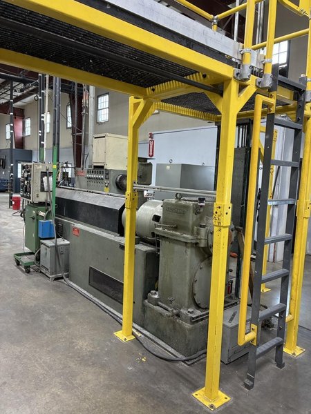 4-1/2″ Plastics Extruder – 24:1 L/D, 150 HP,  Melt Pump, Mixing Screws