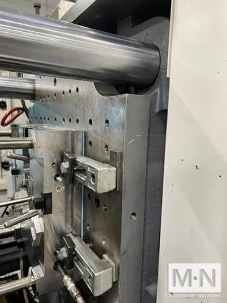 198 TON 6.4 OZ KRAUSS MAFFEI MODEL KM180/380AX ELECTRIC INJECTION MOLDING MACHINE MFG 2011