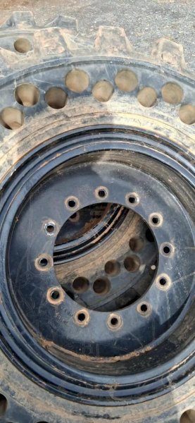 6,000 LB X 24' GRADALL MODEL #524 OFF ROAD TELEHANDLER, WITH SOLID RUBBER TIRES: YOBRO #25163