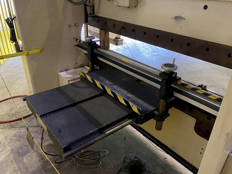 90 TON X 8' CINCINNATI MODEL #90CBx6 HYDRAULIC CNC PRESS BRAKE: STOCK #17093