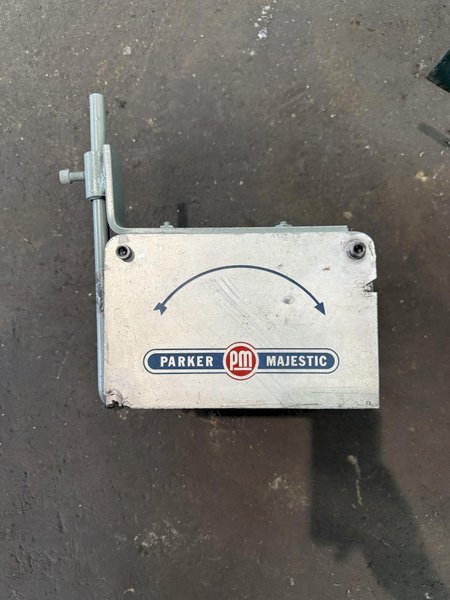 6" X 18" PARKER MAJESTIC NO. 2 HANDFEED SURFACE GRINDER w/ KIN JUNG " PERMANENT MAGNETIC CHUCK. STOCK #0310323.