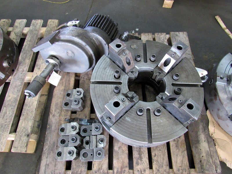 USED, 24" CUSHMAN 4-JAW HEAVY DUTY POWER WRENCH COMBINATION CHUCK WITH 8-1/8" HOLE