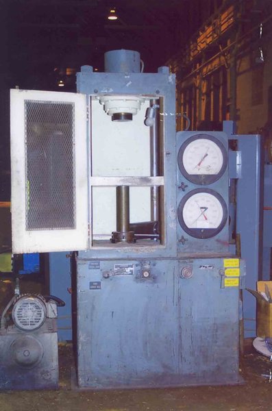 LOUIS SMALL # CT75000 HYD. COMPRESSION TESTER