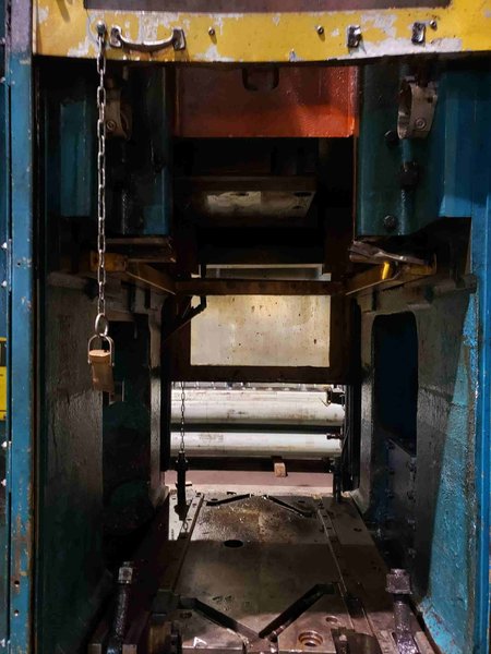 1300 TON AJAX FORGING PRESS, 12" STR, 42" SH, 31" X 31" RAM FACE, 70 SPM, (2) AVAIL