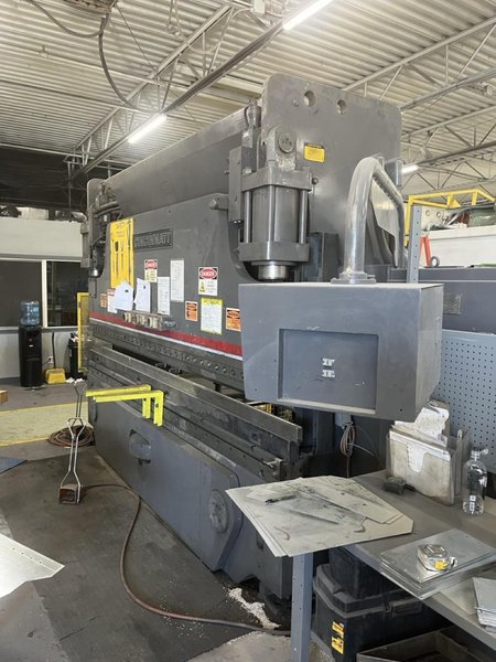 135 Ton x 12′ Cincinnati 135AF10 CNC Press Brake, 1991 – 4 Axis CNC Control, AutoCrown